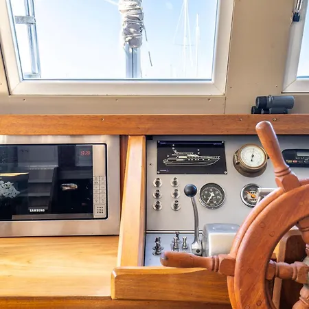 Boat, Vintage Yacht ספינת מלון *