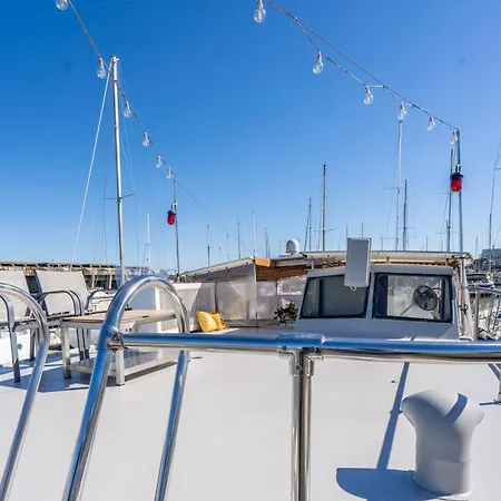 ספינת מלון Boat, Vintage Yacht