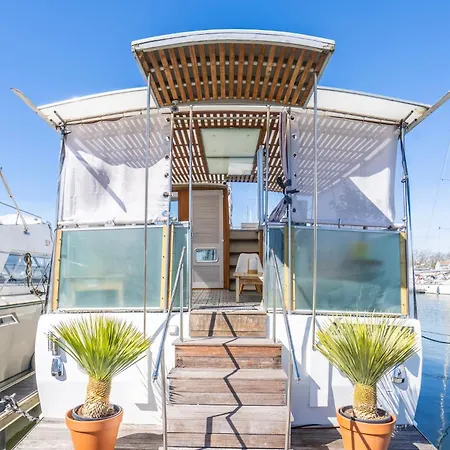 Boat, Vintage Yacht * בורדו